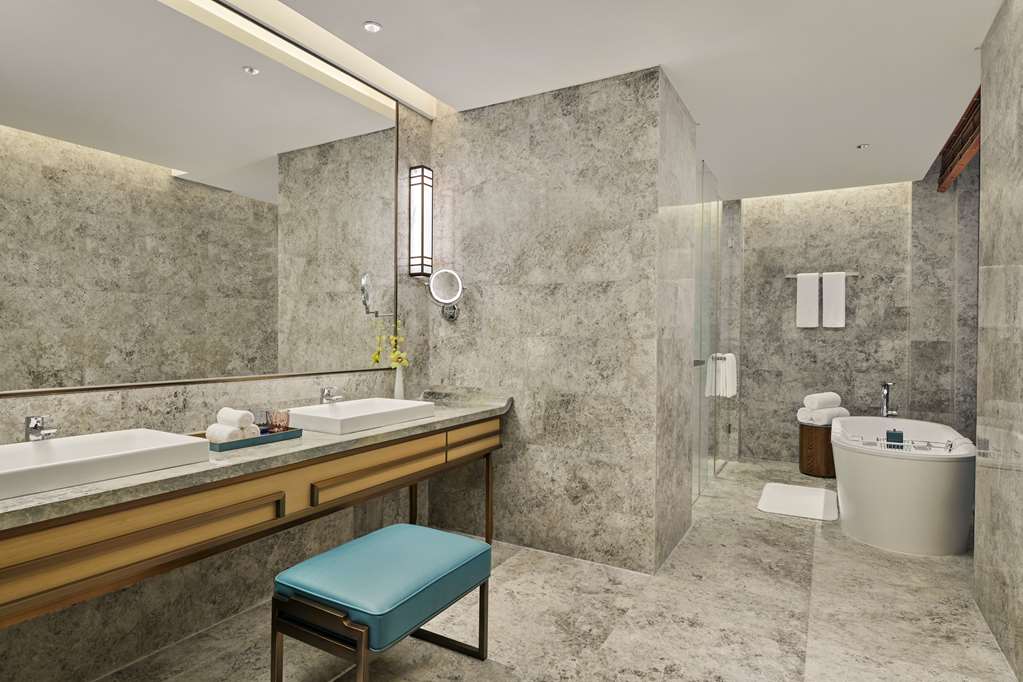 Hilton Shanghai Fengxian Room Type - KING EXECUTIVE SUITE