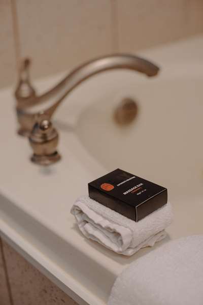  - Mercer Hotel Stratford