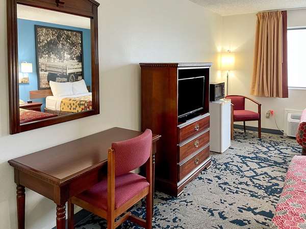  - Rodeway Inn Lamoni