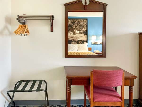 Suite - Rodeway Inn Lamoni