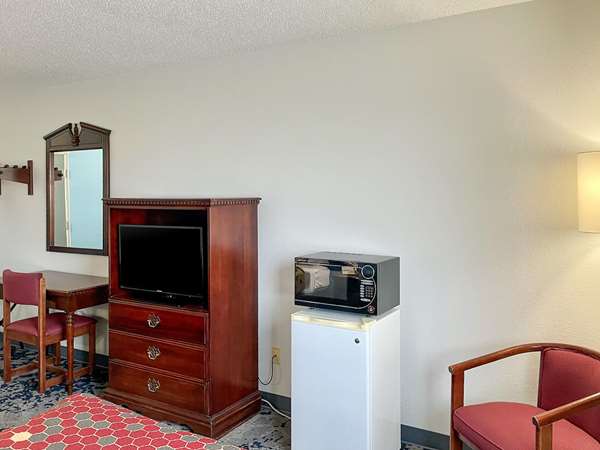 Suite - Rodeway Inn Lamoni