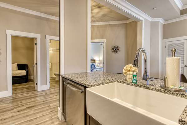 Suite - Central Hotel Downtown Sevierville