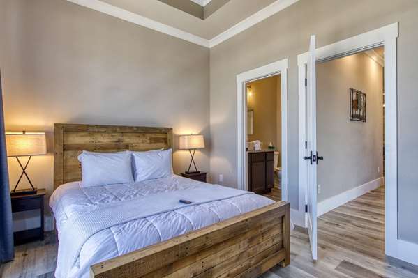 Suite - Central Hotel Downtown Sevierville