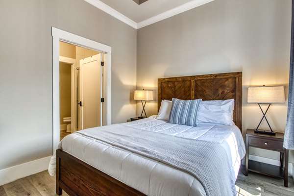 Suite - Central Hotel Downtown Sevierville