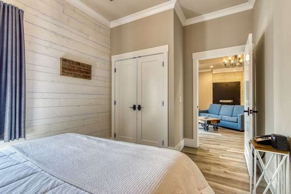 Suite - Central Hotel Downtown Sevierville