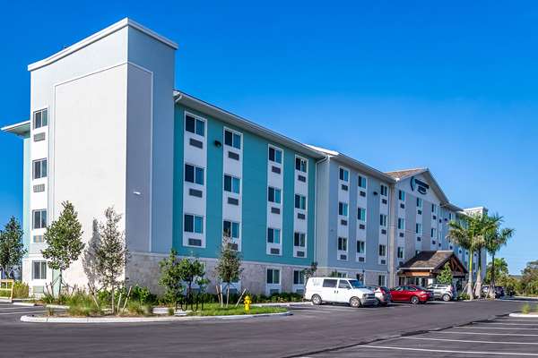 Exterior view - WoodSpring Suites West Naples