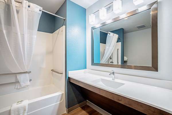  - Woodspring Suites Golden Gate Naples - I-75, Exit 101