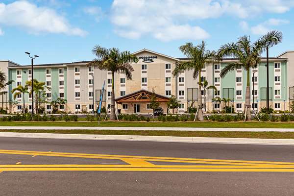 Exterior view - Woodspring Suites Golden Gate Naples - I-75, Exit 101