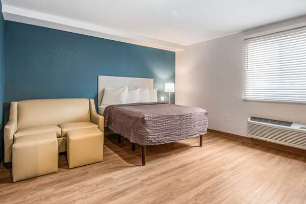  - WoodSpring Suites Airport Miami