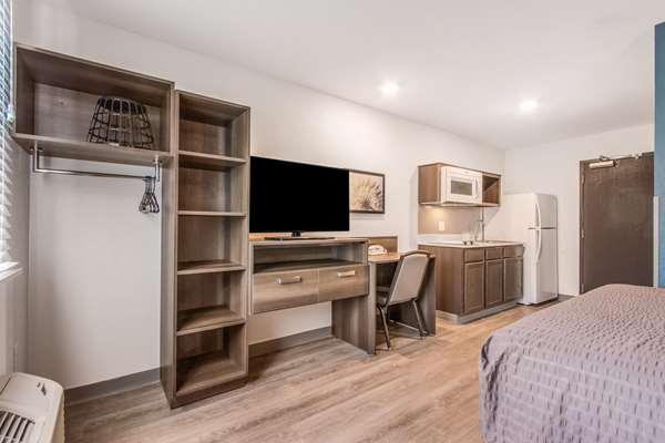  - WoodSpring Suites Airport Miami