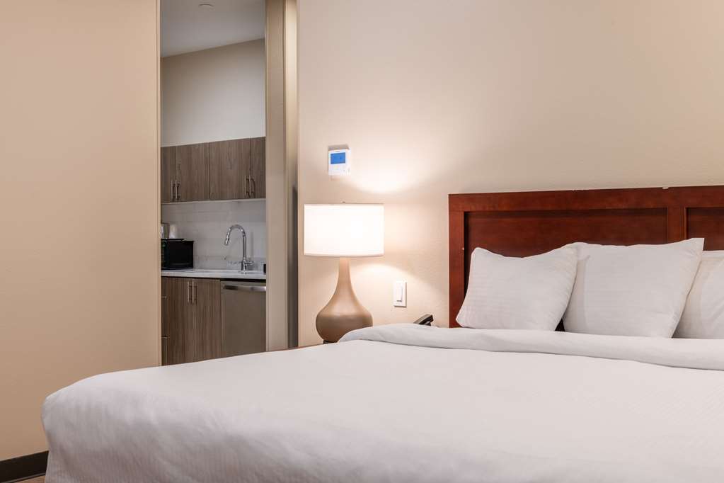 THE CHANDLER INN BETHLEHEM - LITTLE-guestroom-Guest Room,Suite,On-Site.jpg