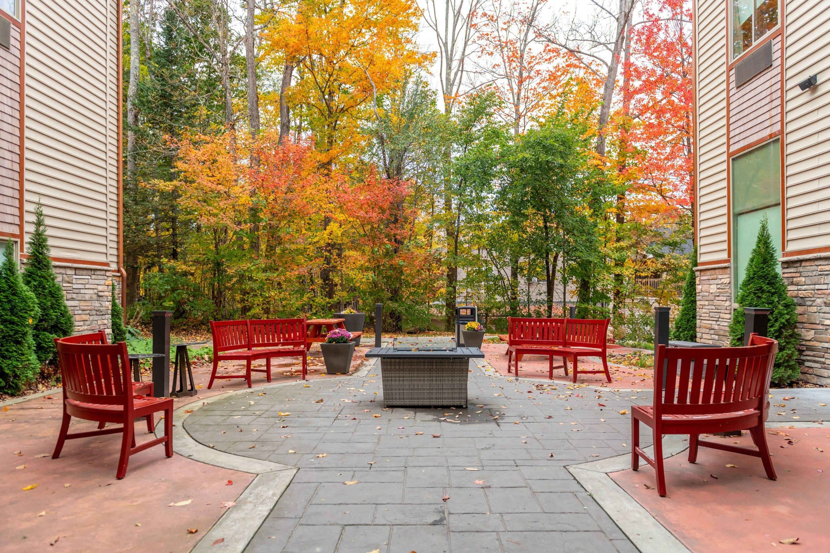 Hotel patio | The Chandler at White Mountains, Ascend Hotel Collection