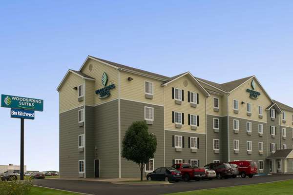 Exterior view - WoodSpring Suites Central Tulsa - I-44, Exit 231