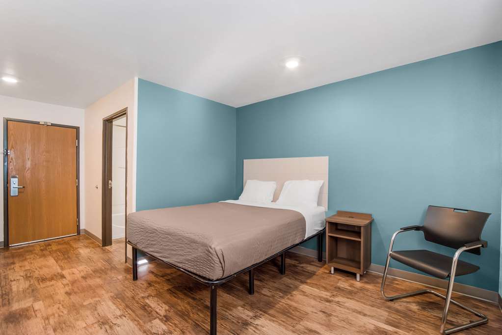WOODSPRING SUITES NORTH CHARLESTON-guestroom-Guest Room,On-Site.jpg