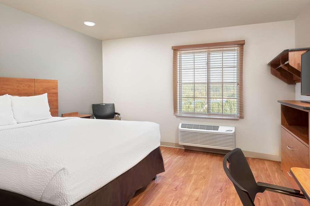 WOODSPRING SUITES CHATTANOOGA-guestroom-Guest Room,On-Site.jpg