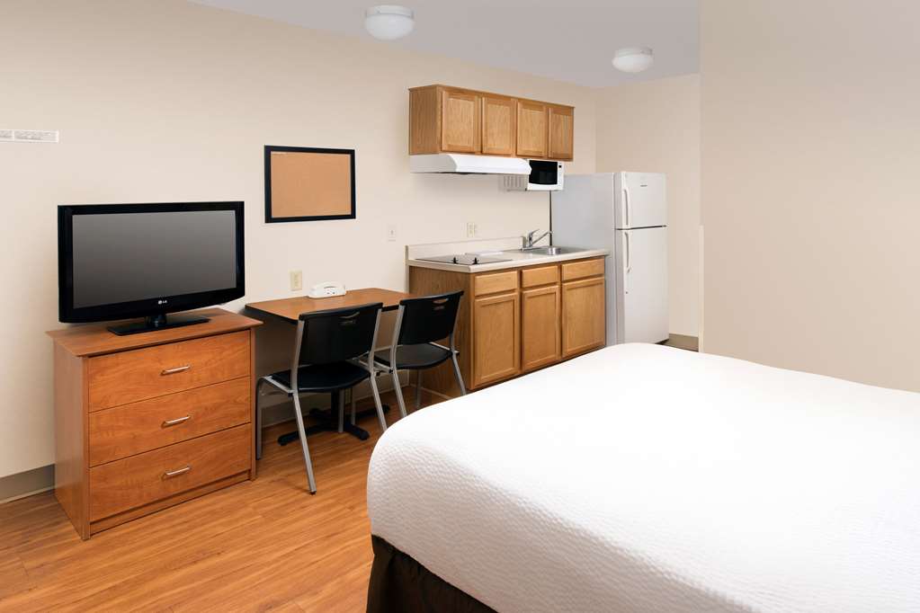 WOODSPRING SUITES CLARKSVILLE FT CA-guestroom-Guest Room,On-Site.jpg