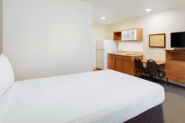  - WoodSpring Suites Virginia Beach - I-264, Exit 17
