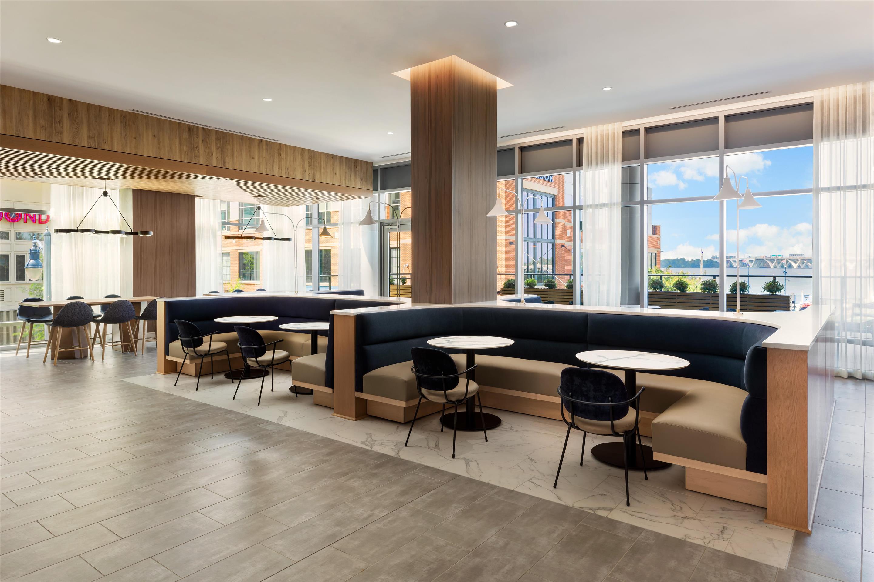 Lobby | Hyatt Place National Harbor