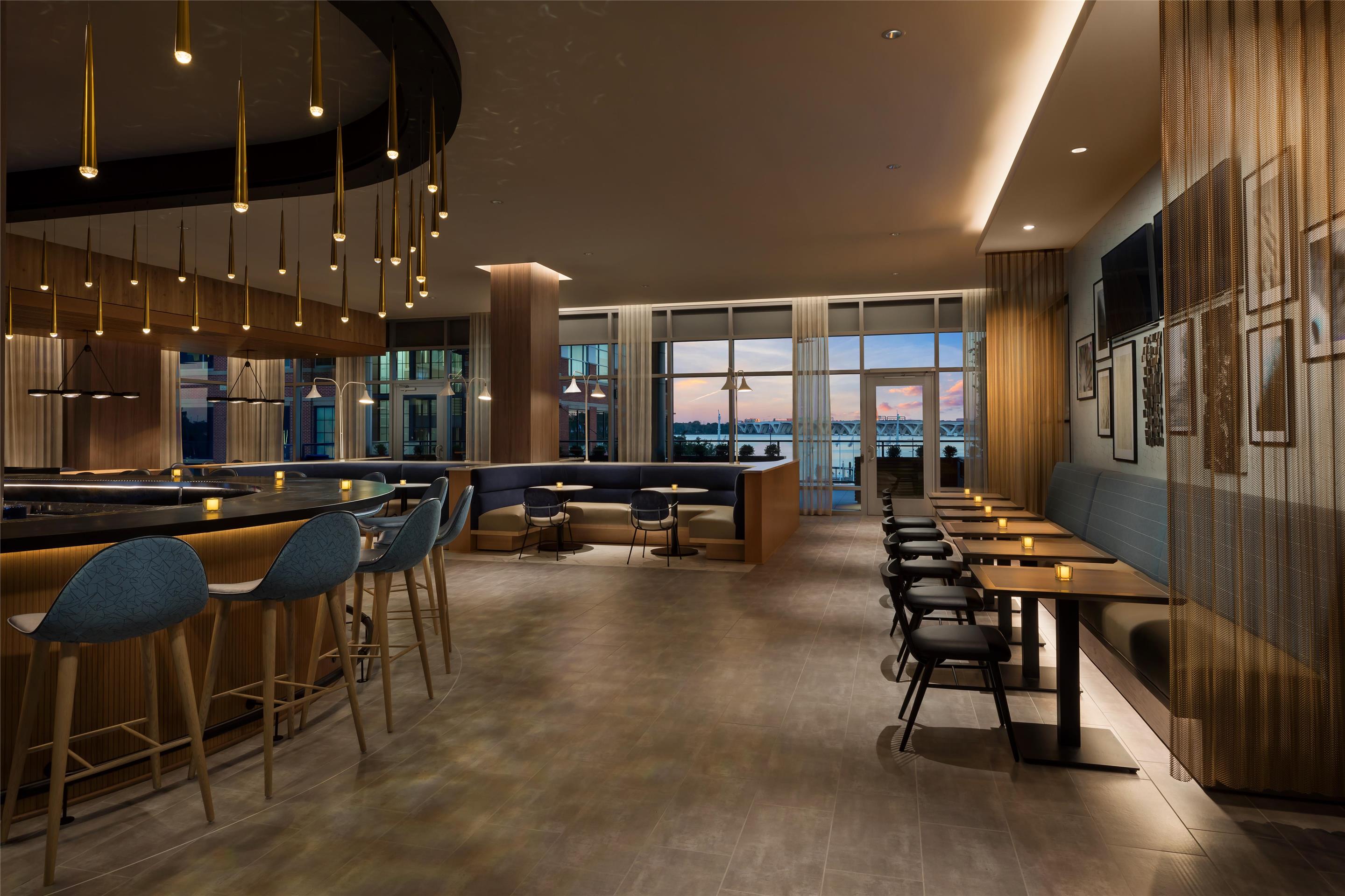 Bar Lounge | Hyatt Place National Harbor