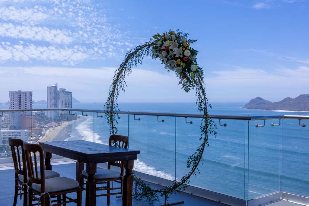 thelocal Hotels Mazatlan - Tap to explore photos