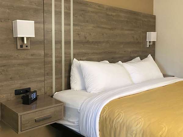  - Quality Inn East Albuquerque - I-40, Exit 166