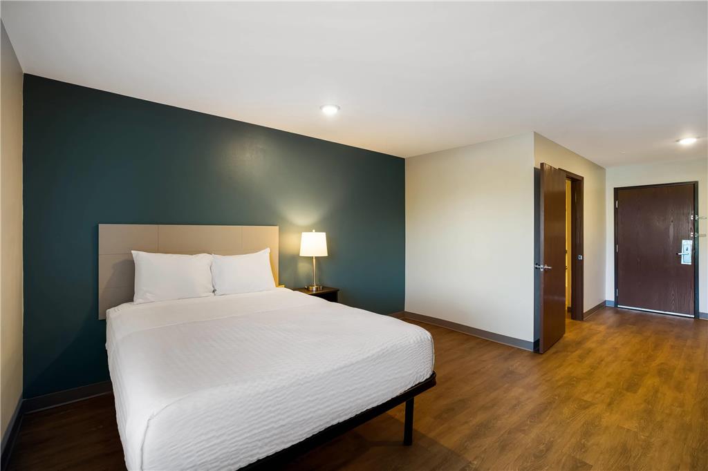 WOODSPRING SUITES ORLANDO WEST - CL-guestroom-Guest Room,On-Site.jpg