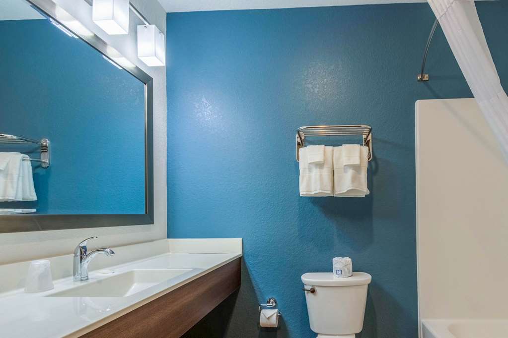 WOODSPRING SUITES MIRAMAR-guestroom-Guest Room,Bathroom,On-Site.jpg