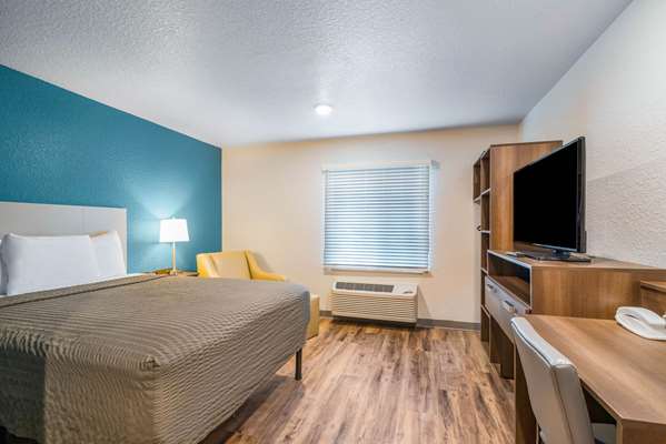  - WoodSpring Suites Davenport