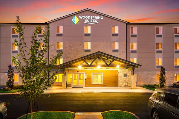 Exterior view - WoodSpring Suites Davenport