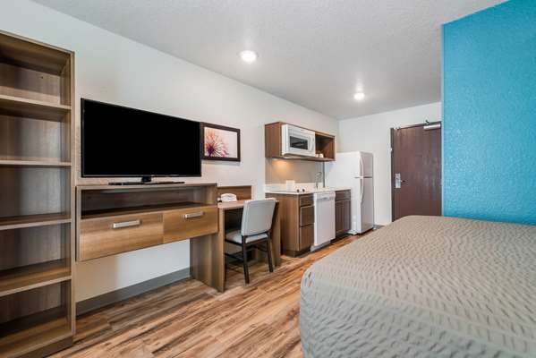  - WoodSpring Suites Davenport