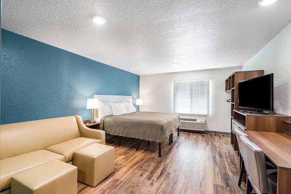  - WoodSpring Suites Davenport