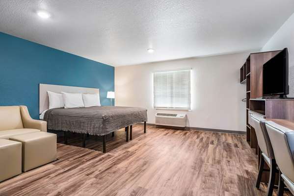  - WoodSpring Suites Davenport