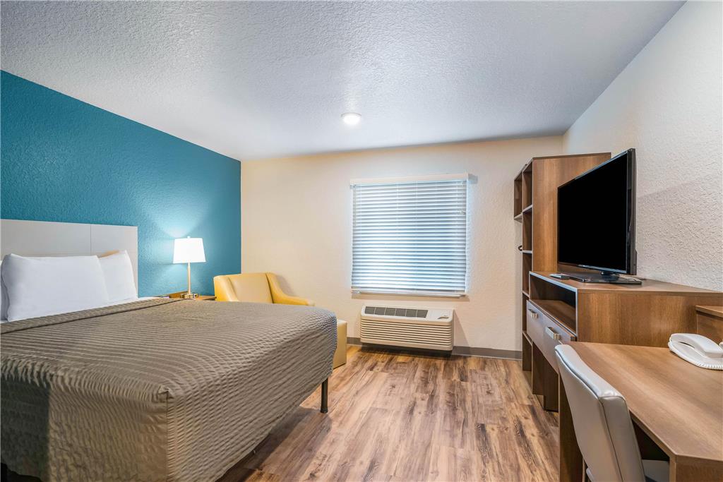 WOODSPRING SUITES DAVENPORT FL-guestroom-Guest Room,On-Site.jpg