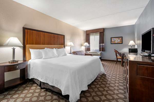  - Econo Lodge Inn & Suites Lafayette - I-65, Exit 172