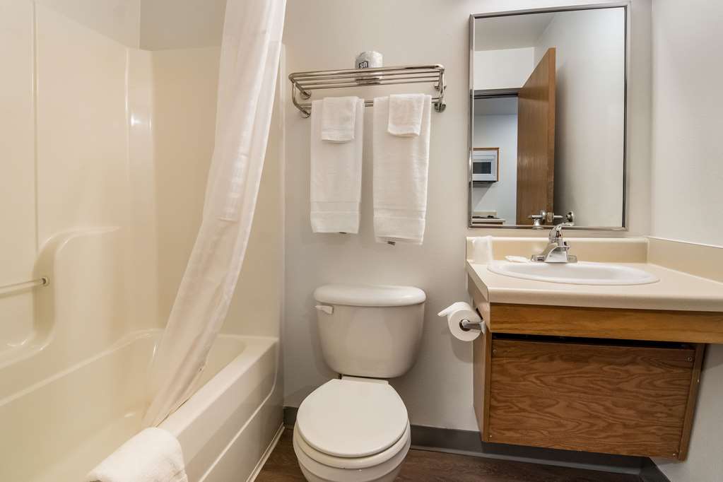 WOODSPRING SUITES ABILENE-guestroom-Guest Room,Bathroom,On-Site.jpg