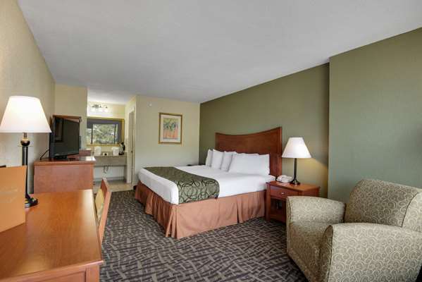  - Baymont Inn & Suites Panama City Beach
