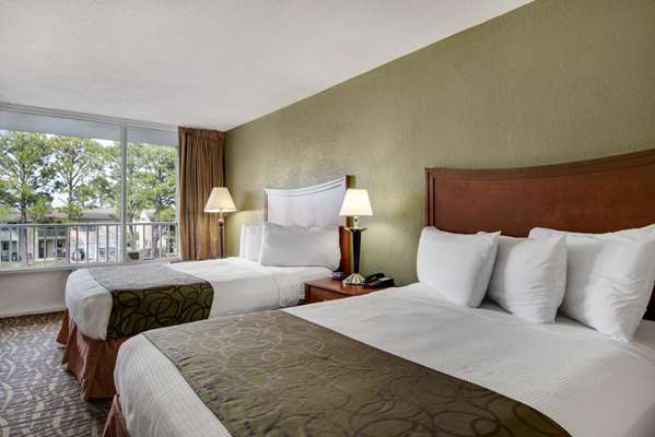  - Baymont Inn & Suites Panama City Beach