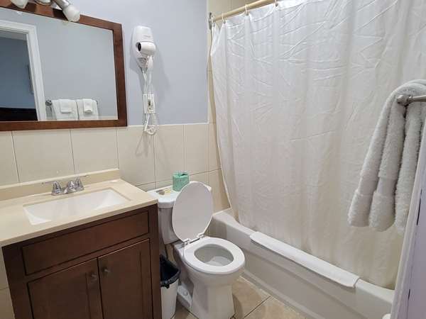  - Knights Inn Cobourg