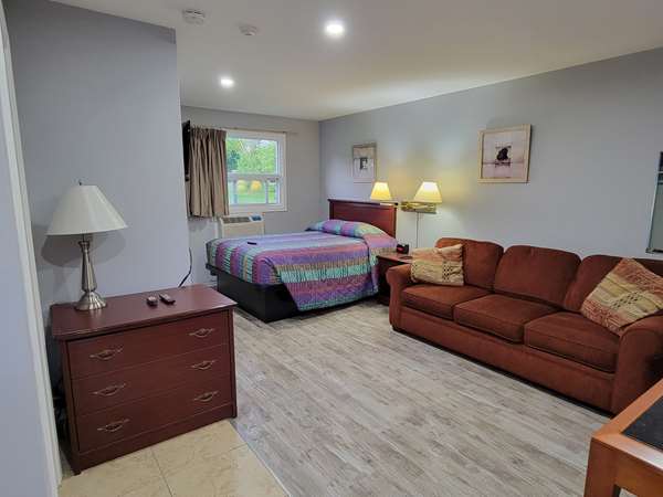  - Knights Inn Cobourg