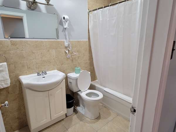  - Knights Inn Cobourg