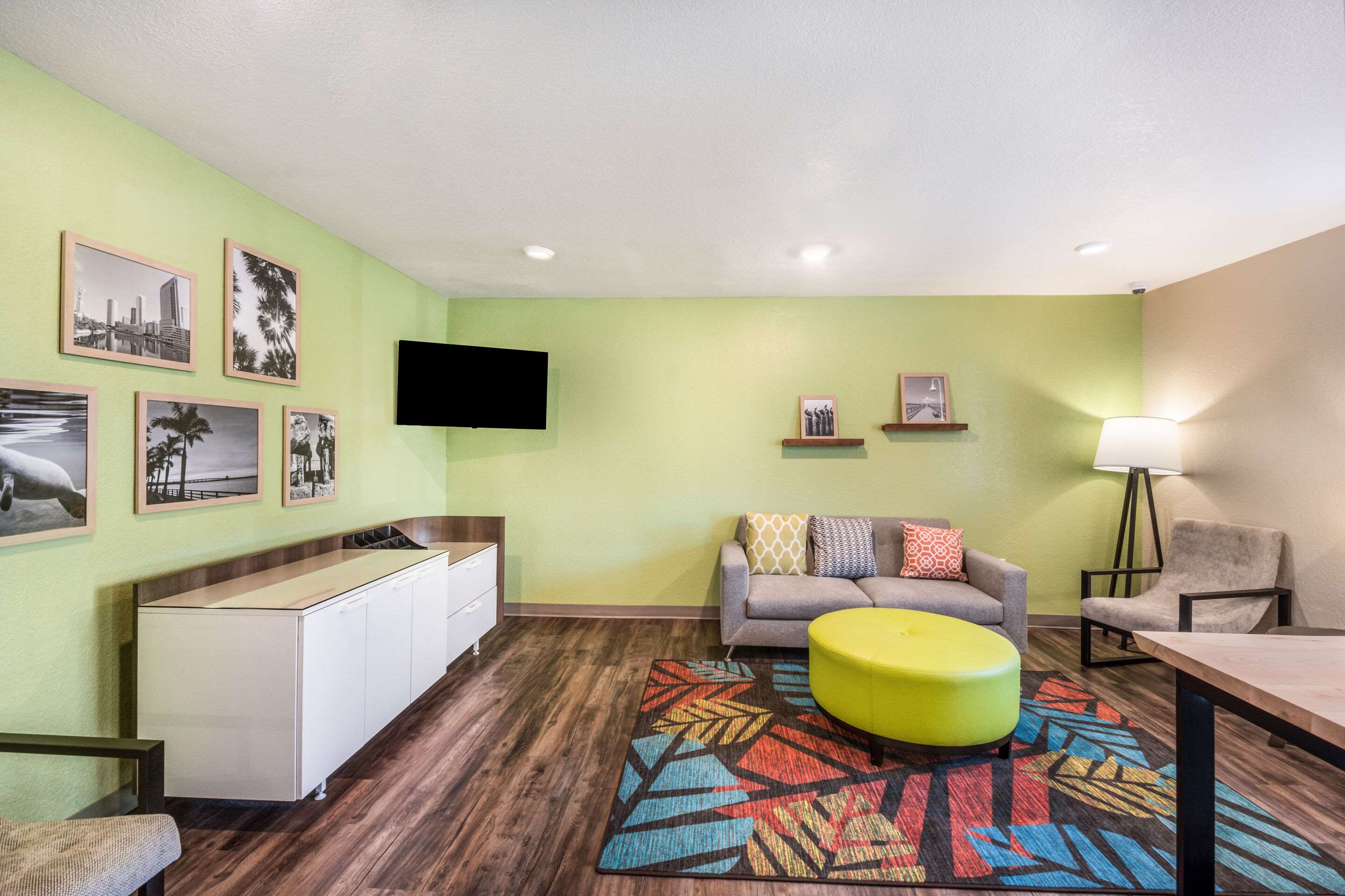 Spacious lobby with sitting area