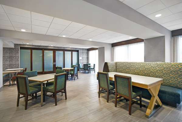 Amenities - Hampton Inn Las Vegas Strip South - I-15, Exit 33