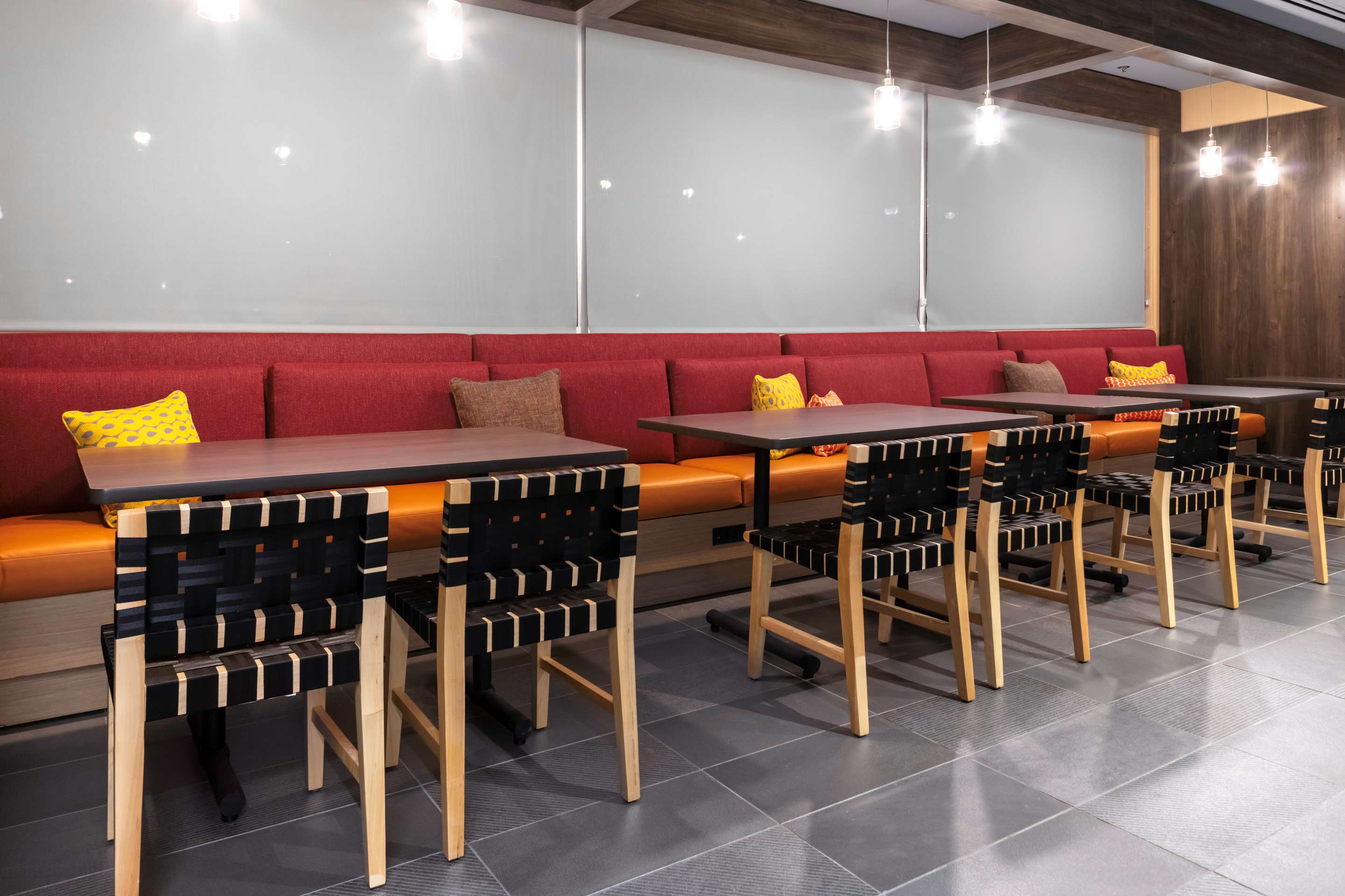Breakfast Area | TRU by Hilton Lynchburg