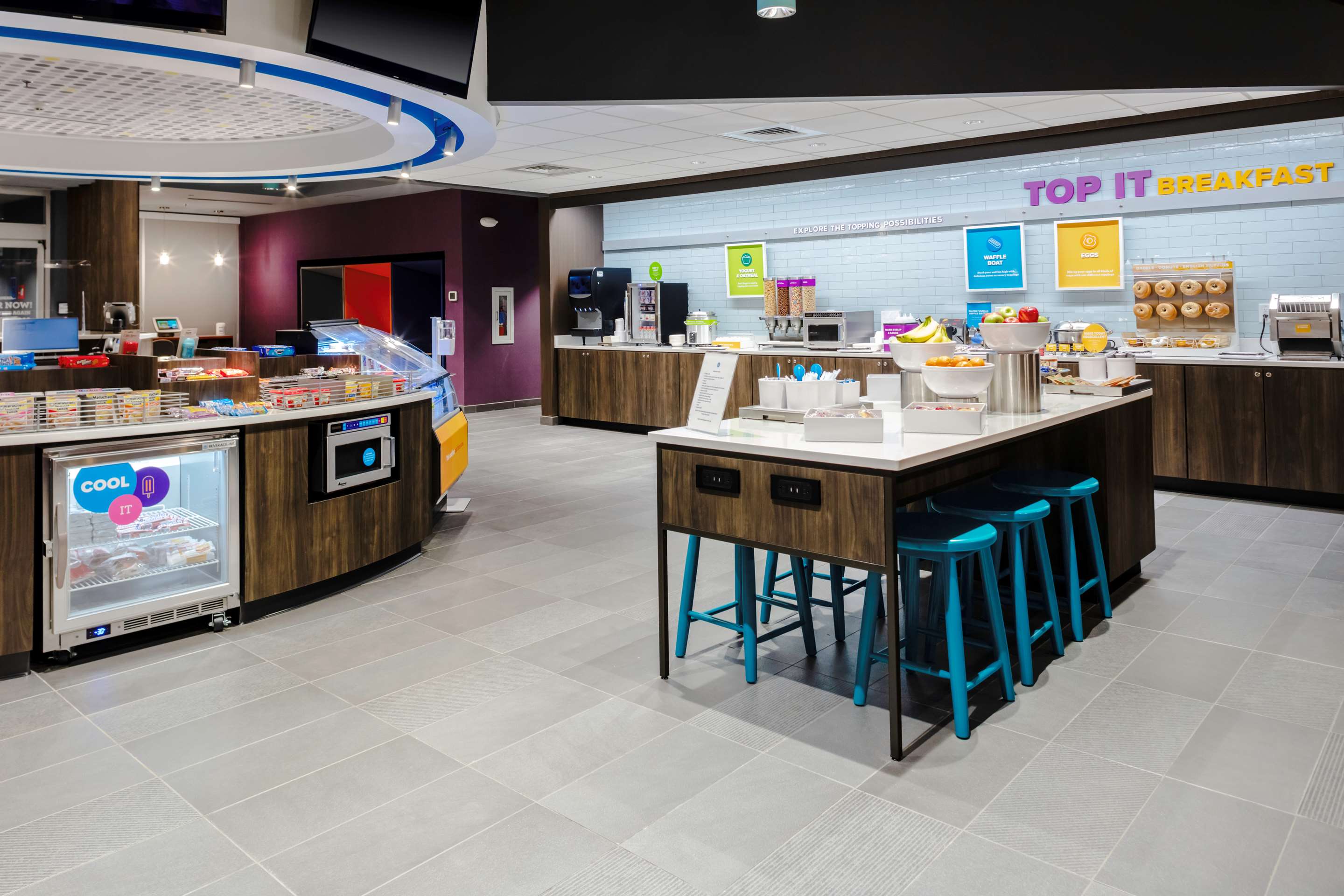Breakfast Area | TRU by Hilton Lynchburg