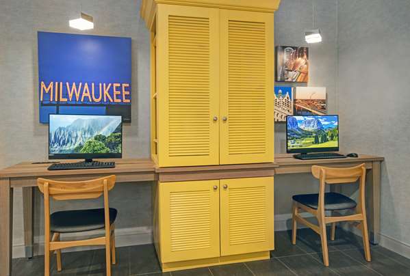 Conference Area - Tru by Hilton Hotel Downtown Milwaukee - I-794, Exit 1E