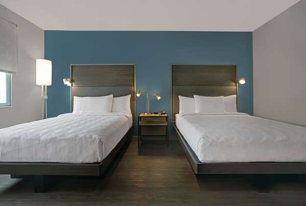  - Tru by Hilton Hotel Downtown Milwaukee - I-794, Exit 1E