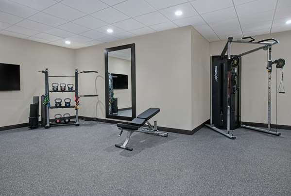 Fitness/ Exercise Room - Tru by Hilton Hotel Downtown Milwaukee - I-794, Exit 1E