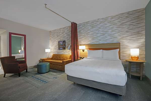  - Home2 Suites by Hilton Downtown Milwaukee - I-794, Exit 1E