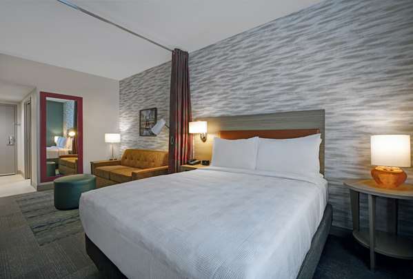  - Home2 Suites by Hilton Downtown Milwaukee - I-794, Exit 1E