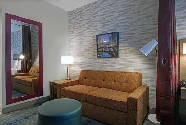  - Home2 Suites by Hilton Downtown Milwaukee - I-794, Exit 1E